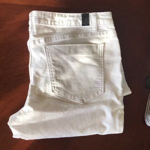 Vera wang mid rise Capri